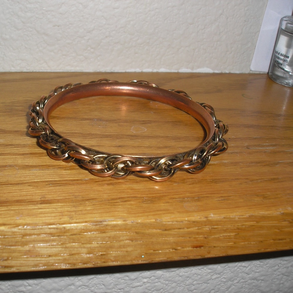 Copper twisted bracelet - Picture 2 of 3